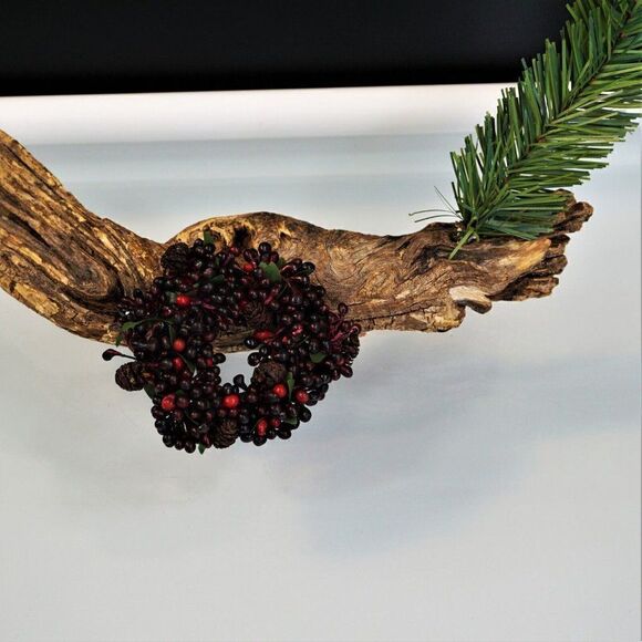 Christmas Candle Ring Berries Pinecones Purple Brown Round Holiday Decor - Picture 5 of 5